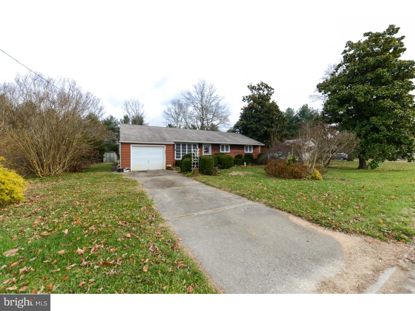 127 Marlton Road Pilesgrove, NJ 08098 - Photo 2 of 20 Front Yard