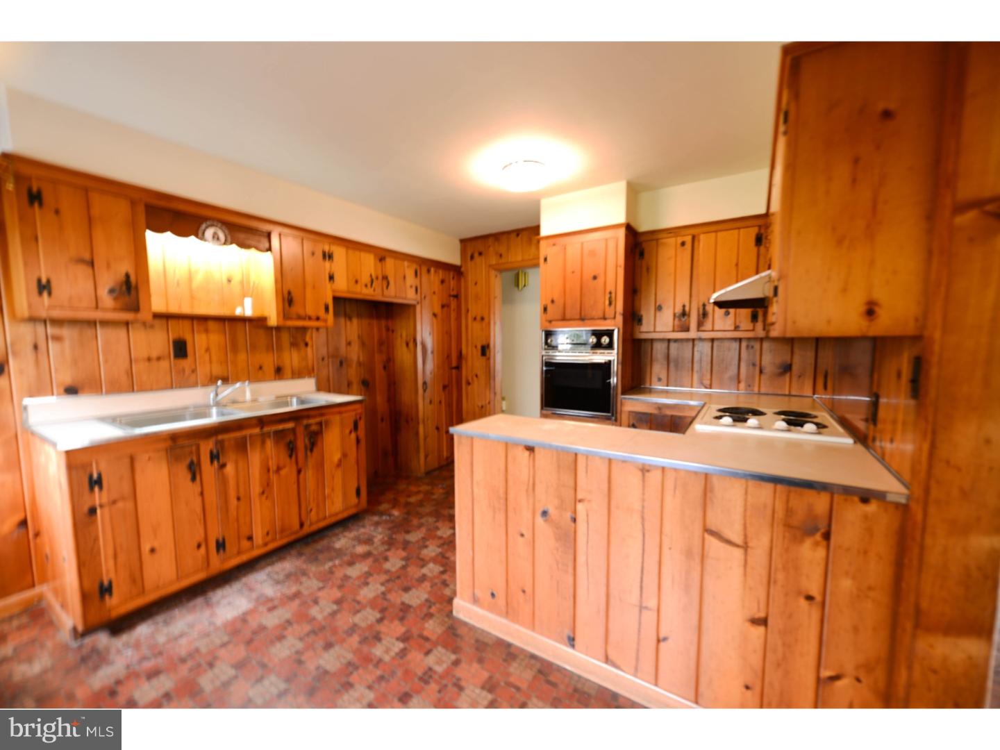 127 Marlton Road Pilesgrove, NJ 08098 - Photo 8 of 20 Kitchen