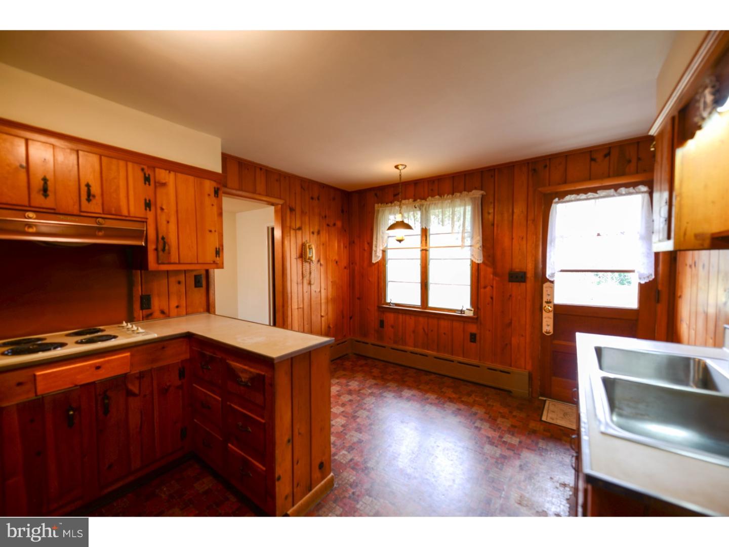 127 Marlton Road Pilesgrove, NJ 08098 - Photo 9 of 20 Kitchen