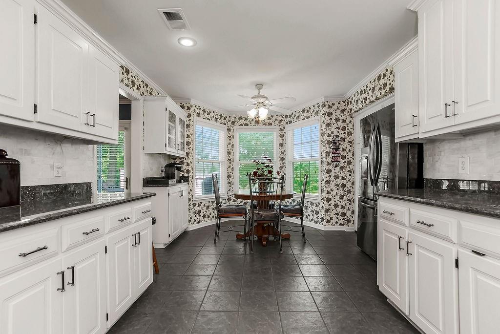 5973 Ogg Road Shawnee, KS 66218 - Photo 18 of 63