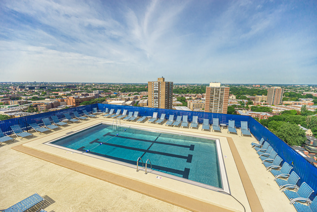 720 West Gordon Terrace, Unit 7J Chicago, IL 60613 - Photo 14 of 14 a view of a balcony with city