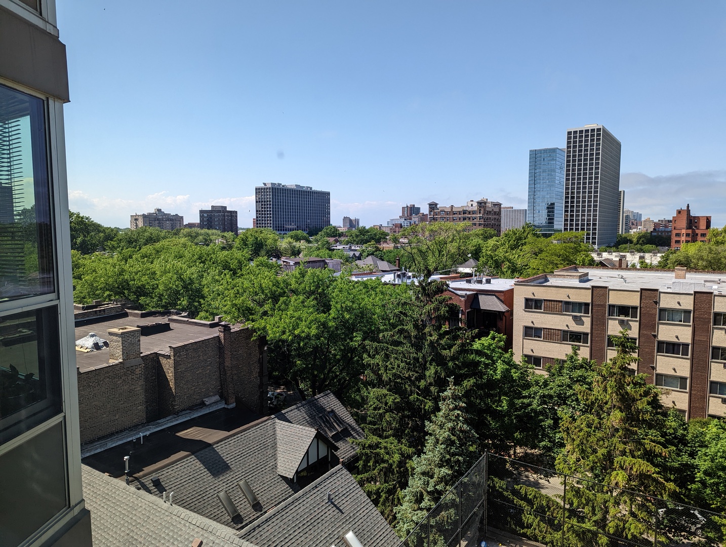 720 West Gordon Terrace, Unit 7J Chicago, IL 60613 - Photo 9 of 14 a view of a city