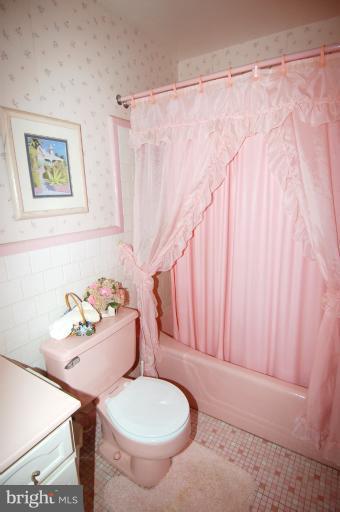 7014 Presley Road Lanham, MD 20706 - Photo 4 of 23 Hallway Bathroom