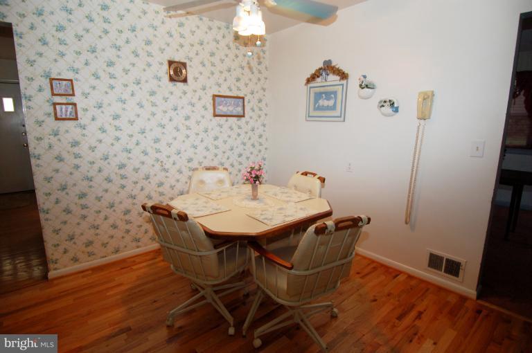 7014 Presley Road Lanham, MD 20706 - Photo 7 of 23 Kitchen