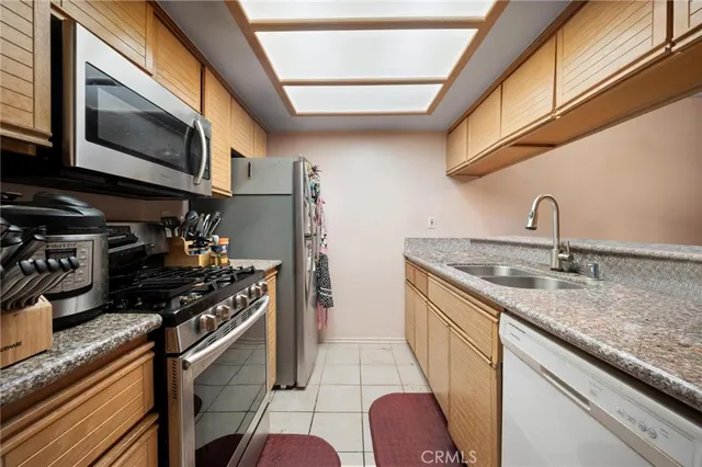 $269,900 | 12601 Van Nuys Boulevard, Unit 119, Pacoima, CA 91331