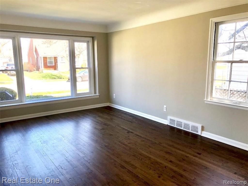 1325 Princeton Road Berkley, MI 48072 - Photo 6 of 16