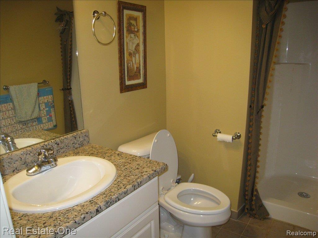 803 Chelsea Ridge Court, Unit 16 Howell, MI 48843 - Photo 13 of 25 IMG_8072