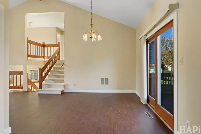 $319,900 | 5518 West Chasefield Circle, McHenry, IL 60050