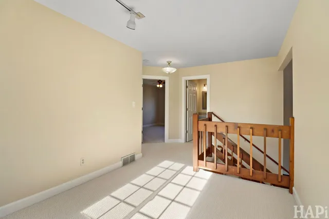 $319,900 | 5518 West Chasefield Circle, McHenry, IL 60050