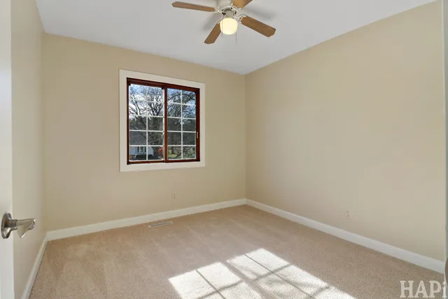 $319,900 | 5518 West Chasefield Circle, McHenry, IL 60050