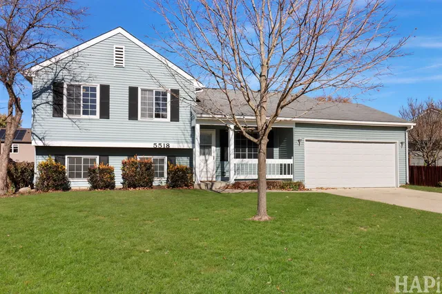 $319,900 | 5518 West Chasefield Circle, McHenry, IL 60050