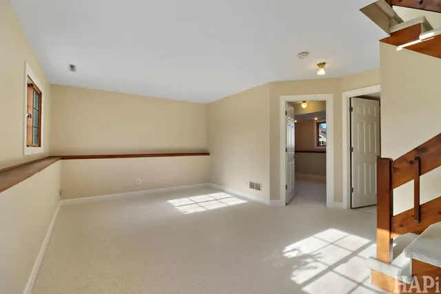 $319,900 | 5518 West Chasefield Circle, McHenry, IL 60050