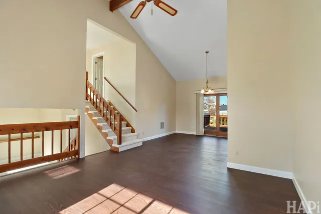 $319,900 | 5518 West Chasefield Circle, McHenry, IL 60050