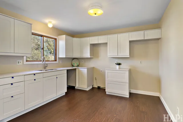 $319,900 | 5518 West Chasefield Circle, McHenry, IL 60050