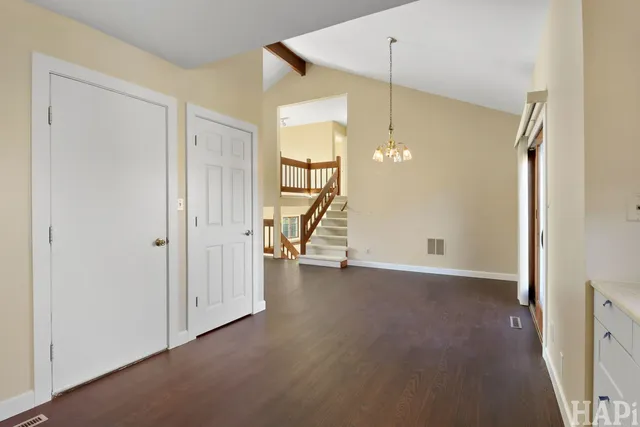 $319,900 | 5518 West Chasefield Circle, McHenry, IL 60050