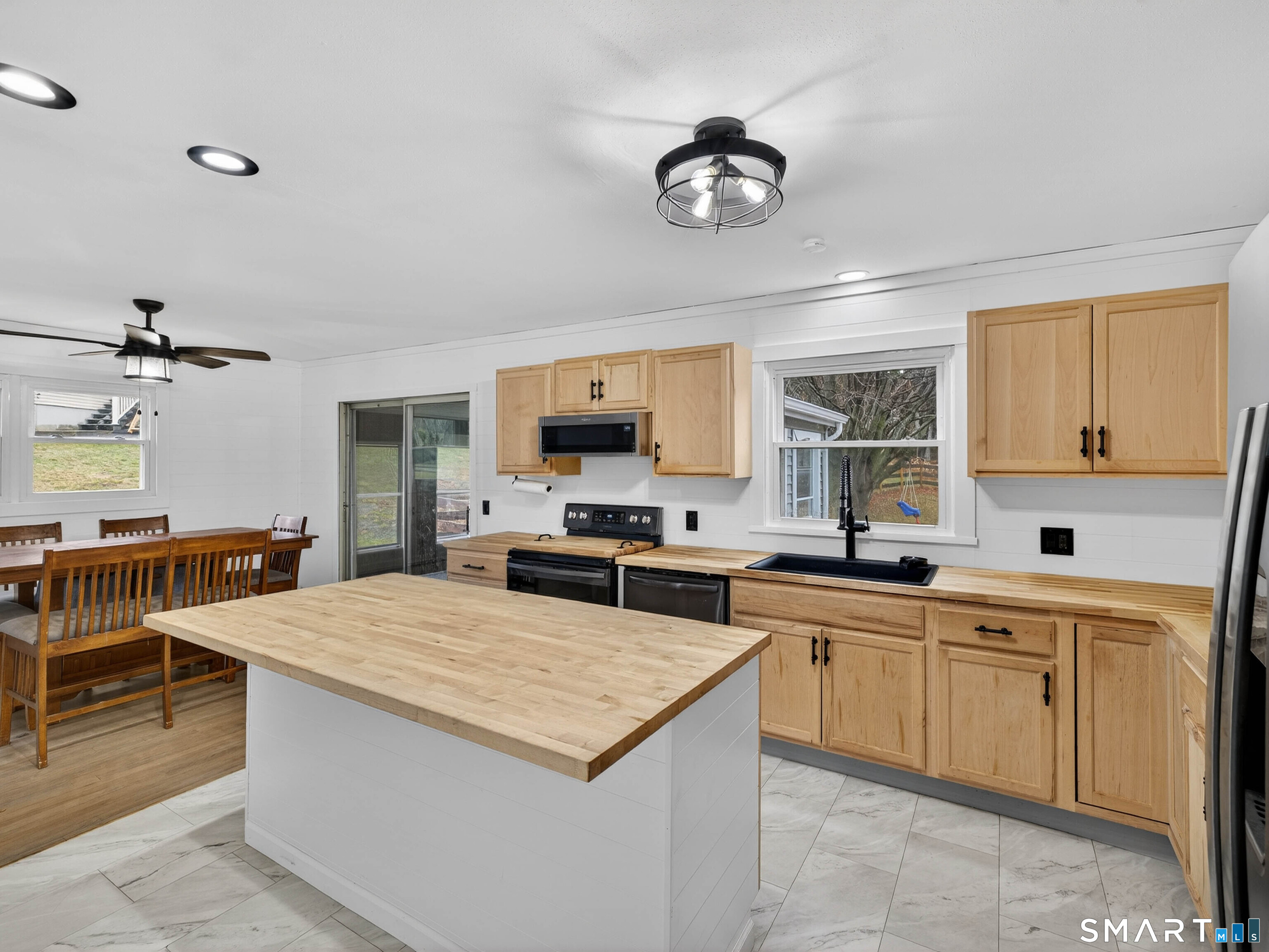 11 Green Briar Road Norwich, CT 06360 - Photo 13 of 38