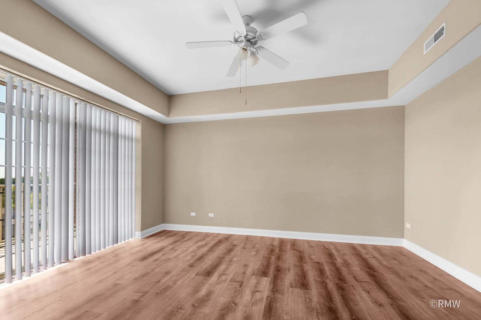 2 Itasca Place, Unit 521 Addison, IL 60143 - Photo 10 of 20 a view of an empty room with a window