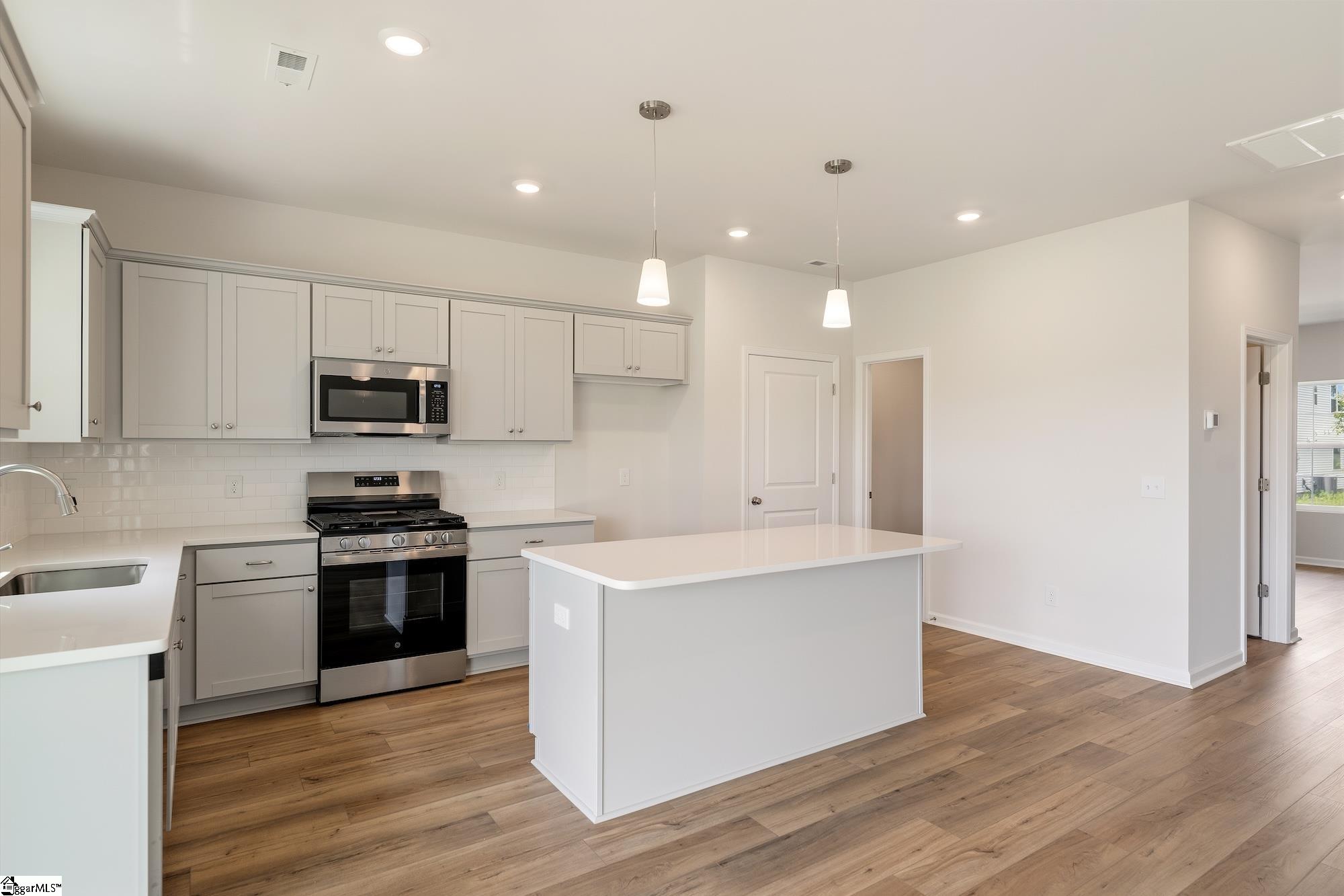 2324 Mill Loop Spartanburg, SC 29301 - Photo 6 of 28