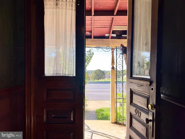 $339,000 | 911 East King Street, Lancaster, PA 17602