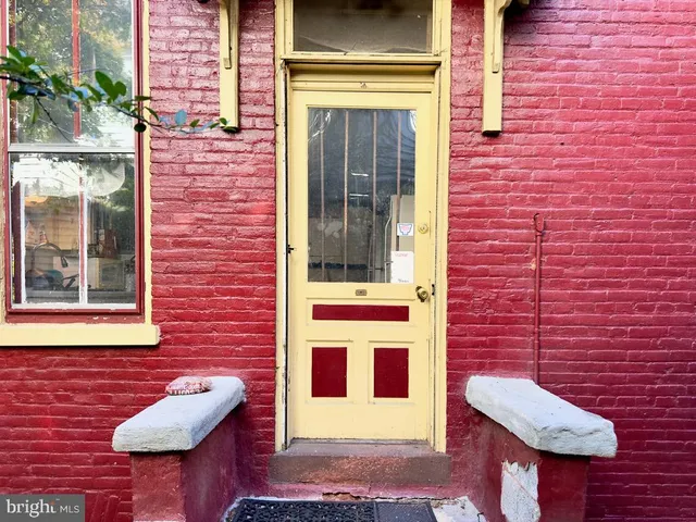 $339,000 | 911 East King Street, Lancaster, PA 17602