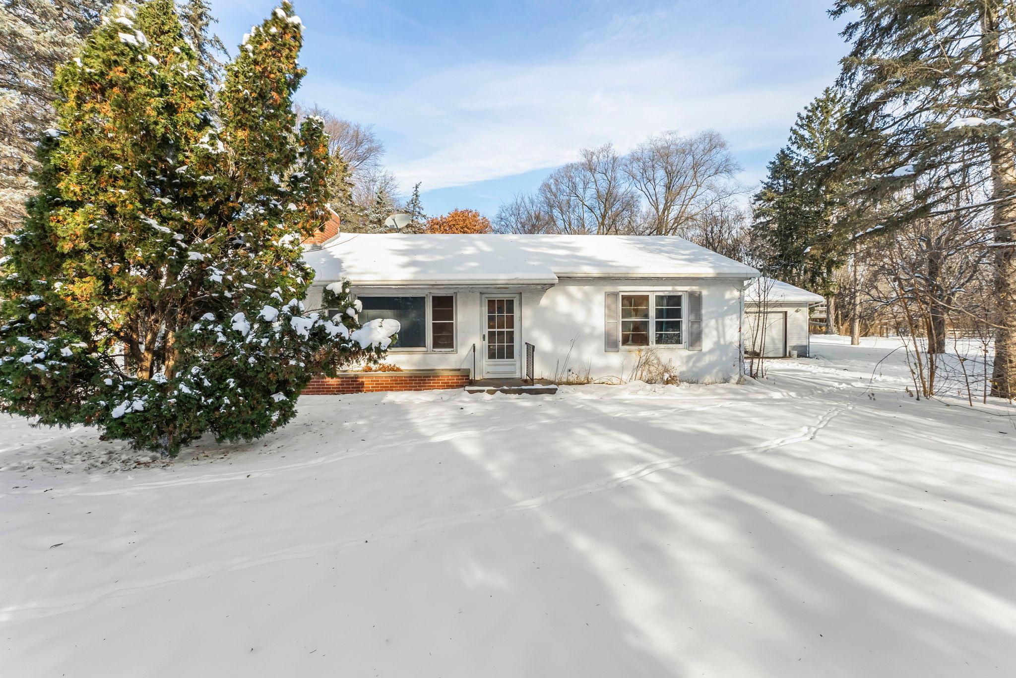 4818 Hodgson Road Shoreview, MN 55126 - Photo 4 of 56 Gallery Image 4