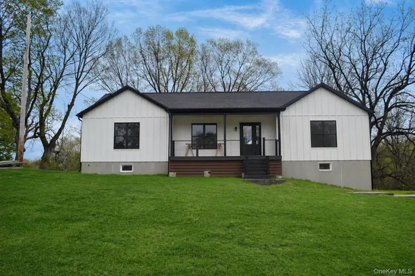 $779,900 | 42 Sands Avenue, Milton, NY 12547
