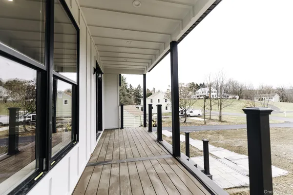 $799,900 | 42 Sands Avenue, Milton, NY 12547