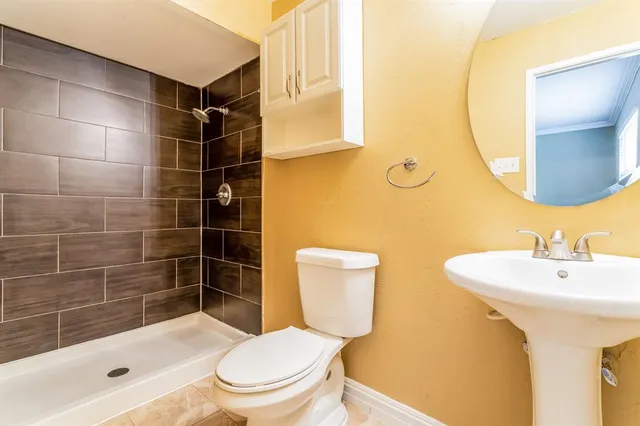 $1,995 | 7418 Emory Oak Lane, Dallas, TX 75249