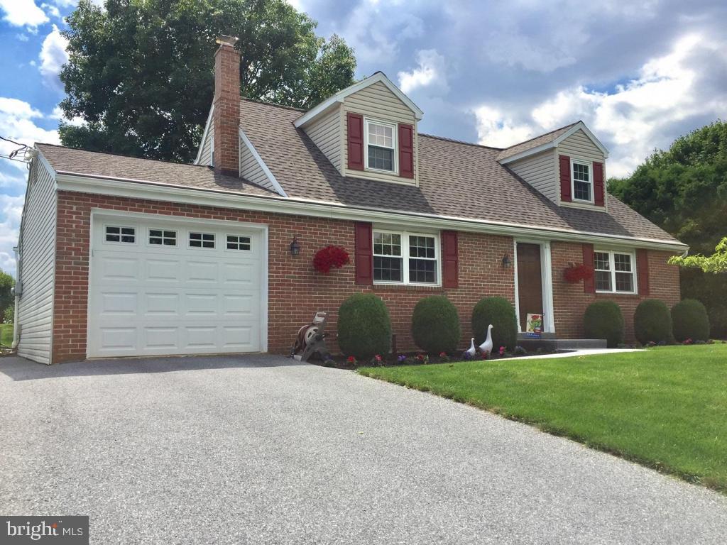 526 Pine Hill Road Lititz, PA 17543 - Photo 1 of 19
