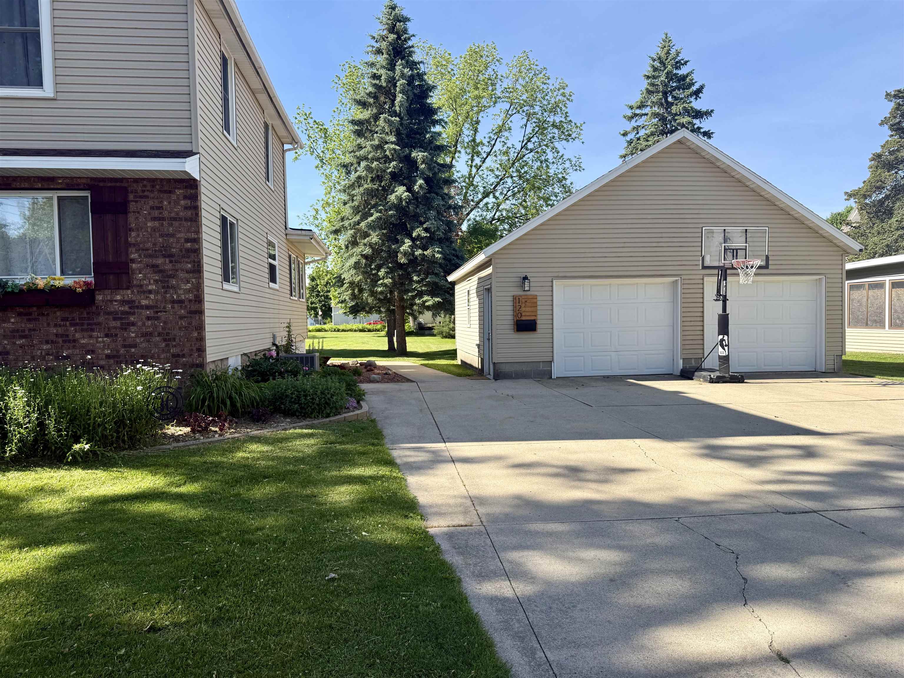 120 Pierce Street Randolph, WI 53956 - Photo 6 of 90