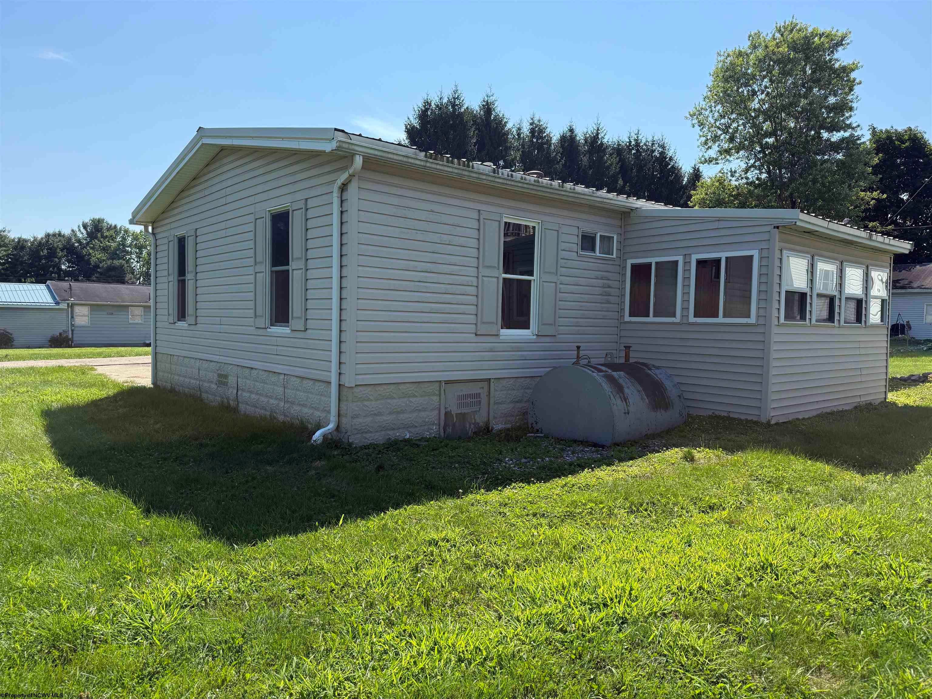 189 Grove Reedsville Wv 26547 Reedsville, WV 26547 - Photo 4 of 38 Gallery Image 4