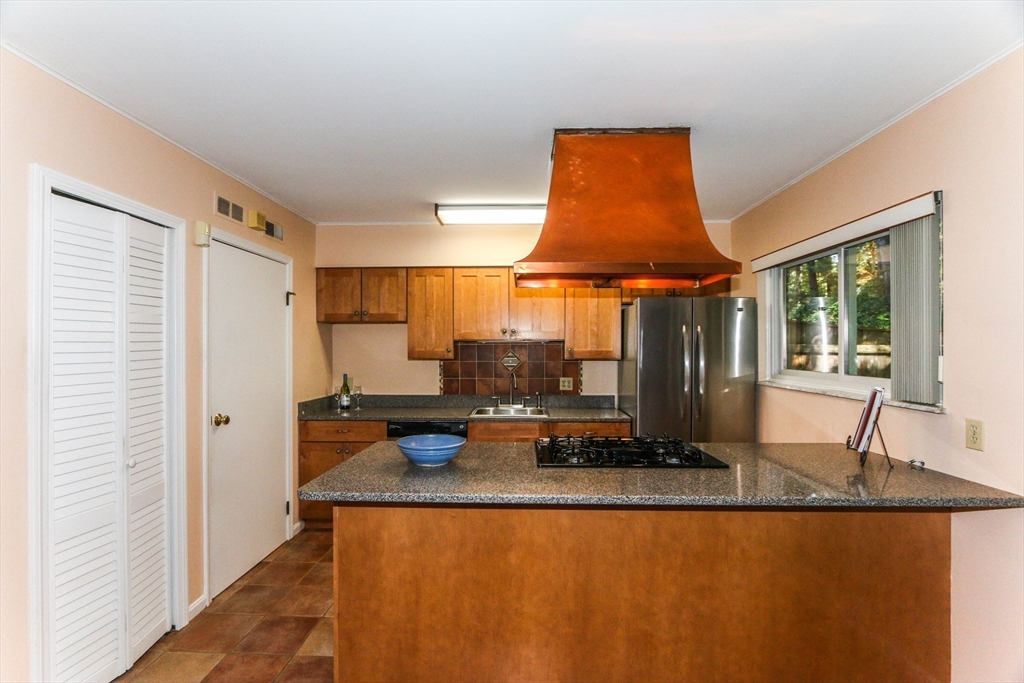 41 Smithfield Court, Unit 41 Springfield, MA 01108 - Photo 13 of 40 Gallery Image 13