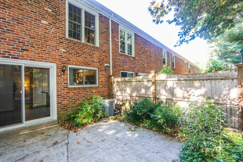 41 Smithfield Court, Unit 41 Springfield, MA 01108 - Photo 29 of 40 Gallery Image 29
