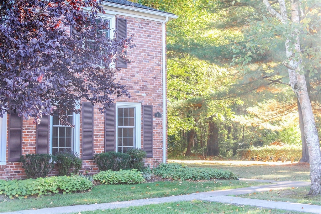 41 Smithfield Court, Unit 41 Springfield, MA 01108 - Photo 3 of 40 Gallery Image 3