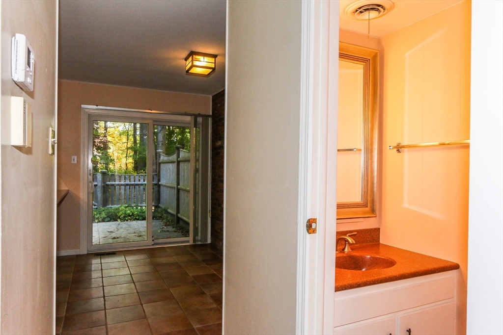 41 Smithfield Court, Unit 41 Springfield, MA 01108 - Photo 10 of 40 Gallery Image 10