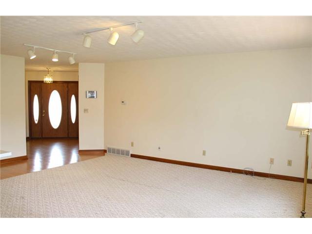 20030 Arrington Road Utica, OH 43080 - Photo 6 of 25 Gallery Image 6