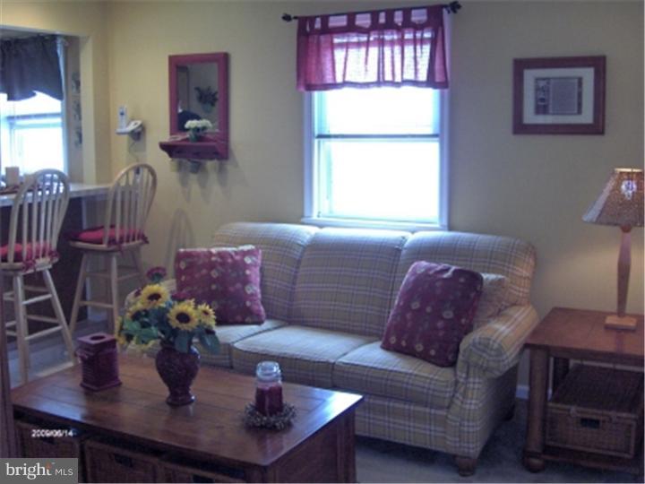9306 Treaty Road Philadelphia, PA 19114 - Photo 11 of 25 Family Room