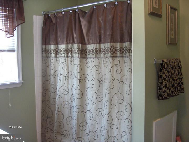 9306 Treaty Road Philadelphia, PA 19114 - Photo 19 of 25 Master Bathroom