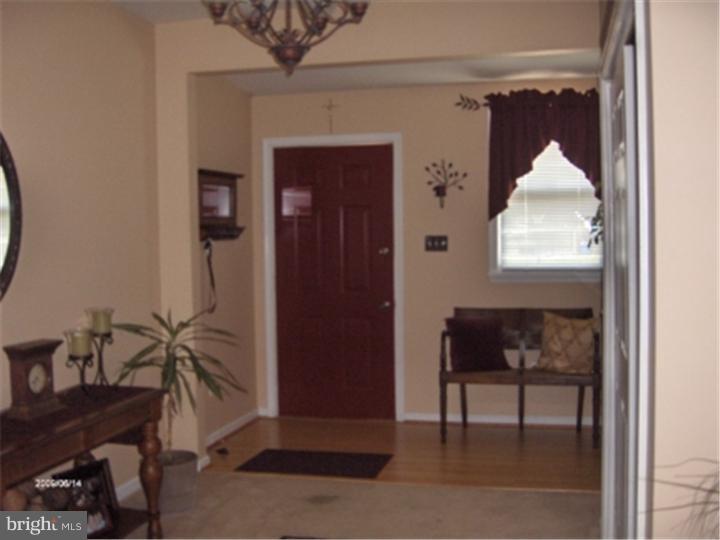 9306 Treaty Road Philadelphia, PA 19114 - Photo 3 of 25 Foyer