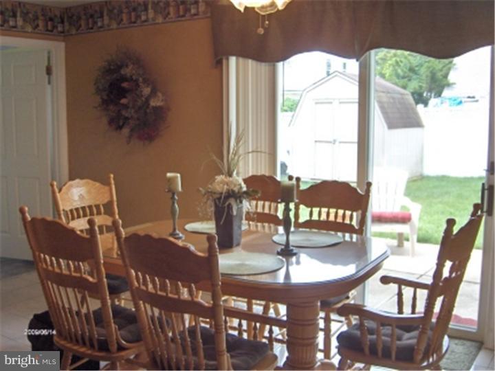 9306 Treaty Road Philadelphia, PA 19114 - Photo 8 of 25 Breakfast Room