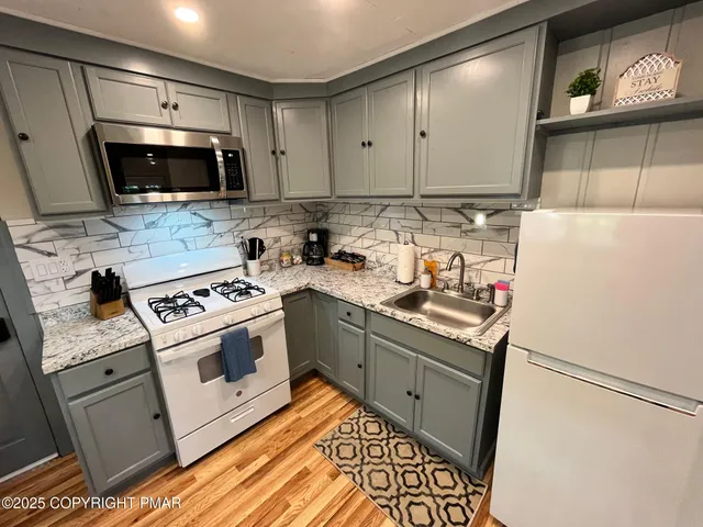 $170,000 | 4 1st Street, Hawley, PA 18428