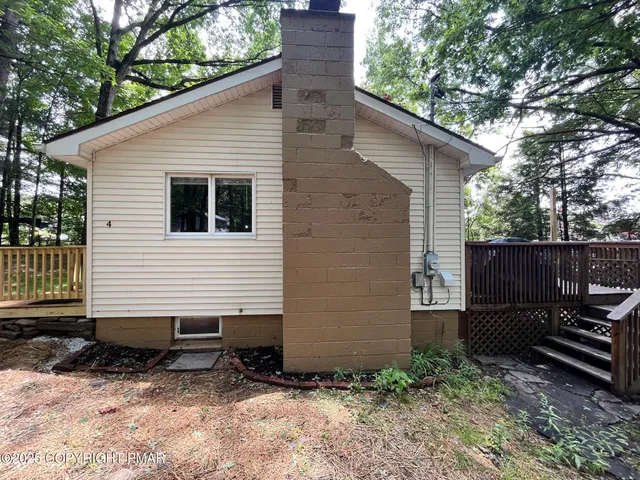 $170,000 | 4 1st Street, Hawley, PA 18428