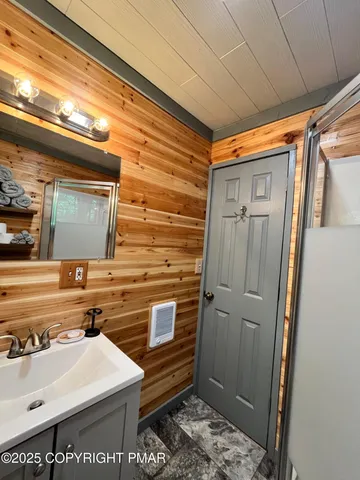 $170,000 | 4 1st Street, Hawley, PA 18428