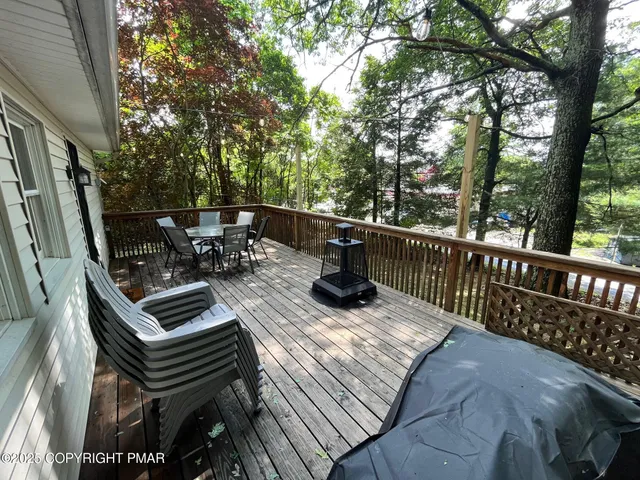 $170,000 | 4 1st Street, Hawley, PA 18428