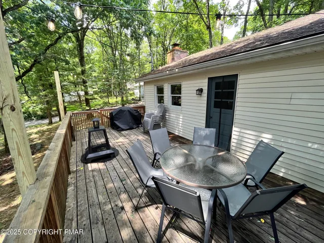 $170,000 | 4 1st Street, Hawley, PA 18428