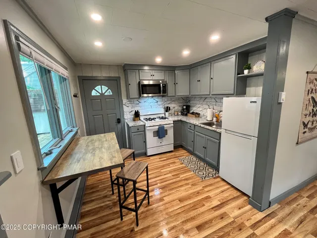 $170,000 | 4 1st Street, Hawley, PA 18428