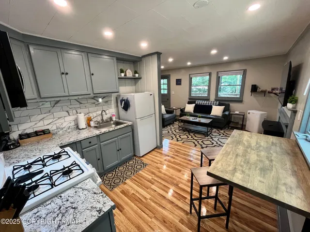 $170,000 | 4 1st Street, Hawley, PA 18428