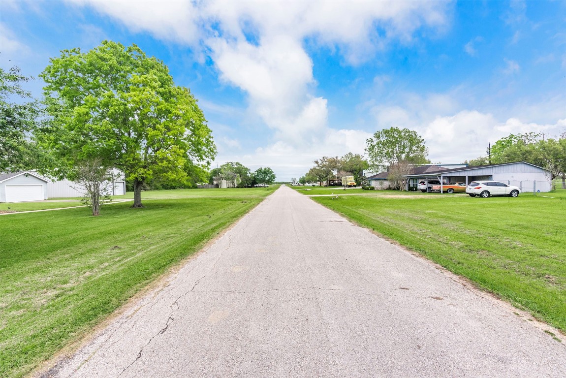 19 Hal McLain Road Manvel, TX 77578 - Photo 13 of 14