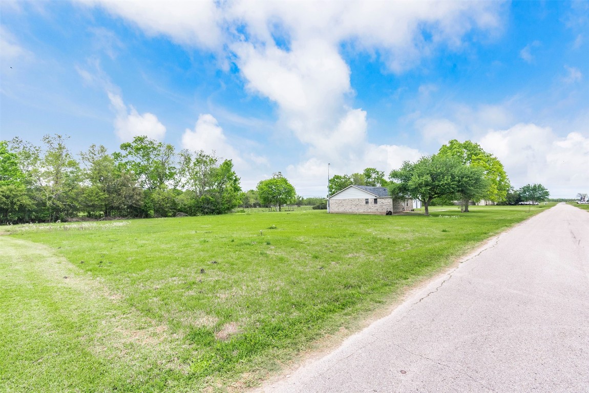 19 Hal McLain Road Manvel, TX 77578 - Photo 10 of 14