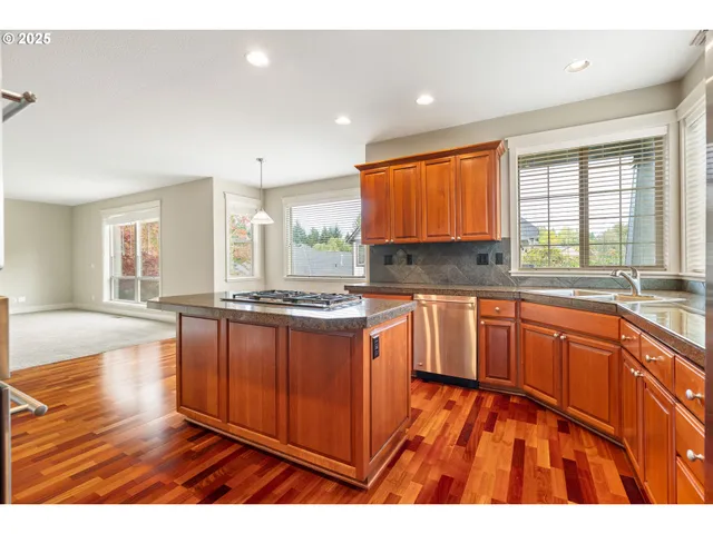 $725,000 | 16347 Southwest Dekalb Street, Tigard, OR 97224
